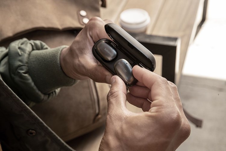 Aonic free 1.jpg Aonic free 1.jpg