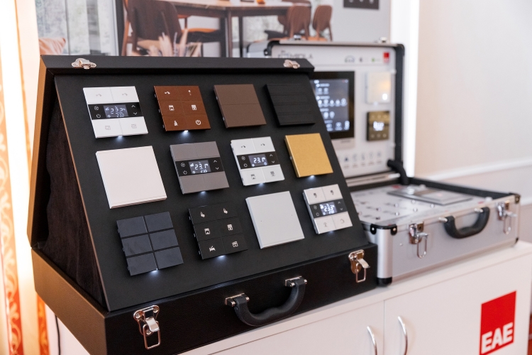 ESa2l0MEYXQ.jpg ESa2l0MEYXQ.jpg