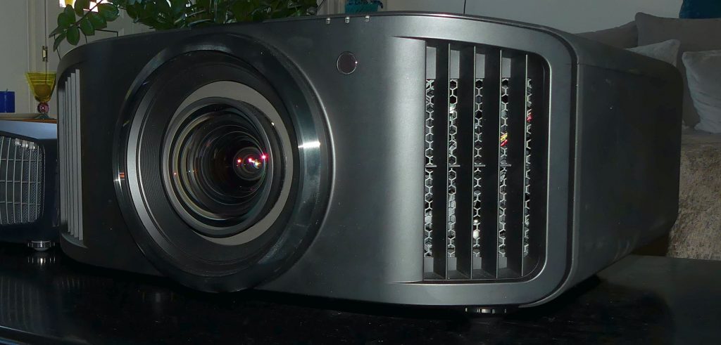 DLA-NX9-côté-1024x491.jpg DLA-NX9-côté-1024x491.jpg