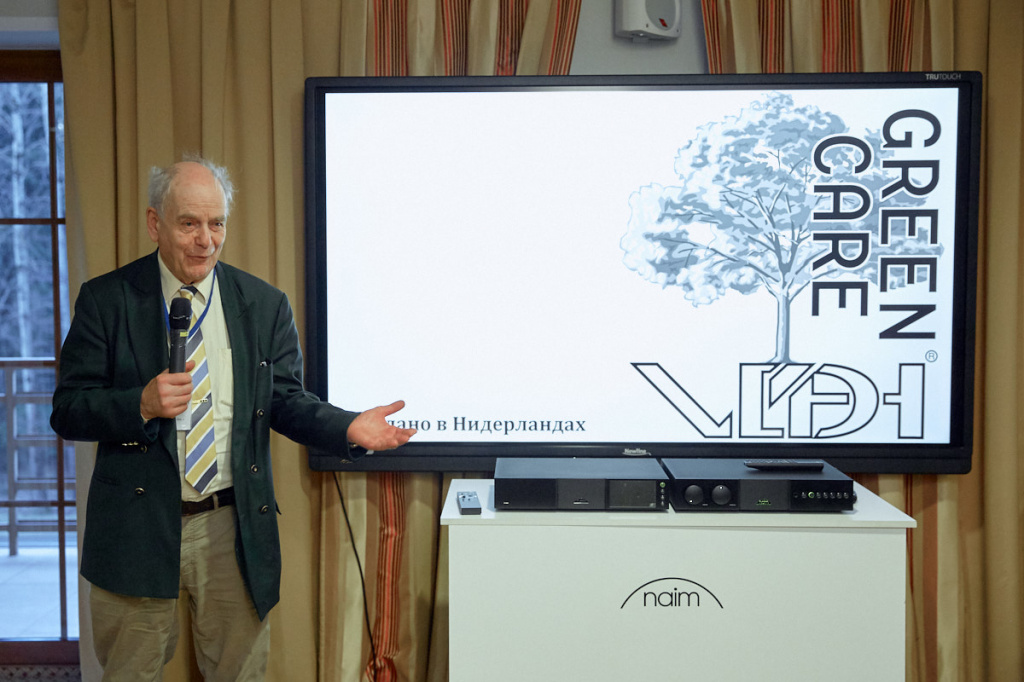 Digis 16_16-10-02.jpg Digis 16_16-10-02.jpg