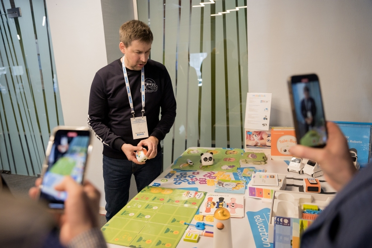 робо7.jpg робо7.jpg