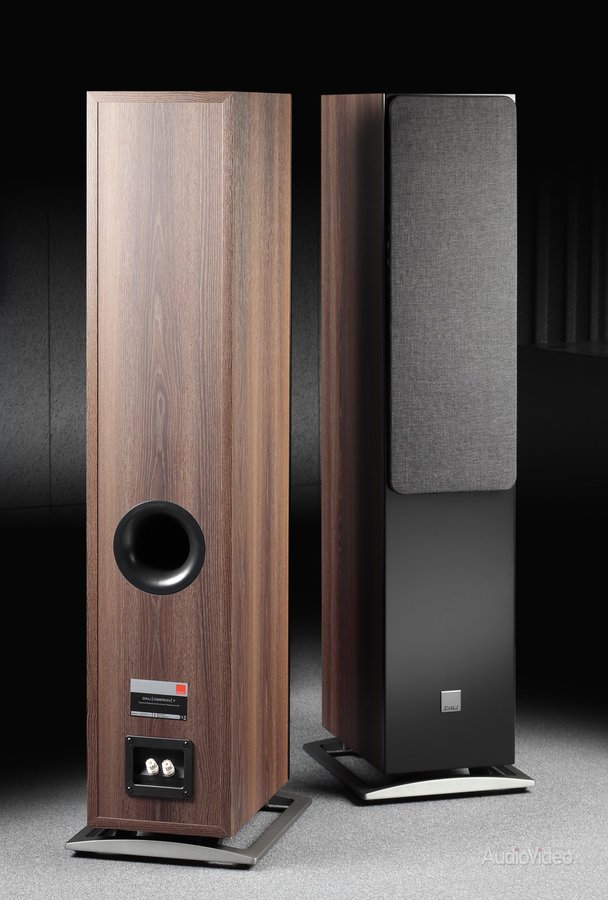 DALI_Oberon_7_03.jpg DALI_Oberon_7_03.jpg