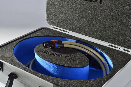 Кабель межблочный аналоговый XLR Van den Hul The Platinum Hybrid Mk II Balanced. Длина 1 метр Кабель межблочный аналоговый XLR Van den Hul The Platinum Hybrid Mk II Balanced. Длина 1 метр