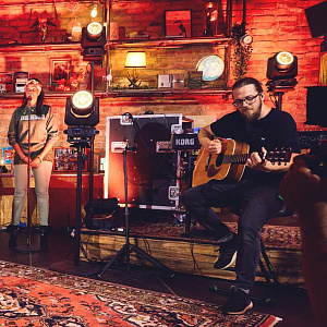 LED прибор Cameo MOVO BEAM 200 LED прибор Cameo MOVO BEAM 200