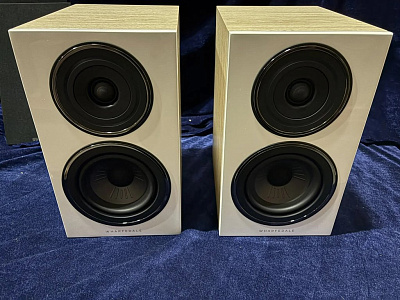 Полочная акустическая система Wharfedale Diamond 12.1 Полочная акустическая система Wharfedale Diamond 12.1