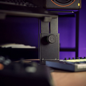 Настольная стойка для мониторов или компьютерных колонок Gravity SP 3102 C B Настольная стойка для мониторов или компьютерных колонок Gravity SP 3102 C B