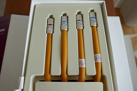 Кабель межблочный аналоговый RCA Van den Hul 3T The Mountain Hybrid. Длина 1,5 метра Кабель межблочный аналоговый RCA Van den Hul 3T The Mountain Hybrid. Длина 1,5 метра