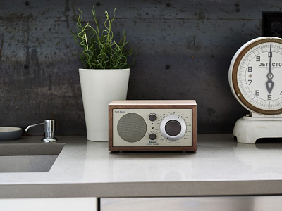 Радиоприемник Tivoli Model One BT Радиоприемник Tivoli Model One BT