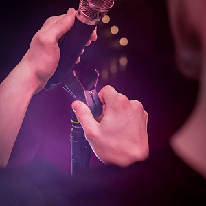 Универсальный зажим для ручных микрофонов Gravity MS U CLMP Универсальный зажим для ручных микрофонов Gravity MS U CLMP