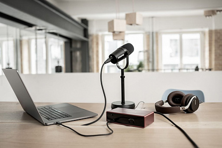 Кардиоидный динамический микрофон Shure MV7X Кардиоидный динамический микрофон Shure MV7X