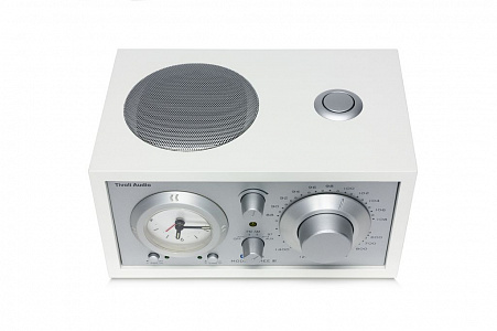 Радиоприемник с часами Tivoli Model Three BT Радиоприемник с часами Tivoli Model Three BT