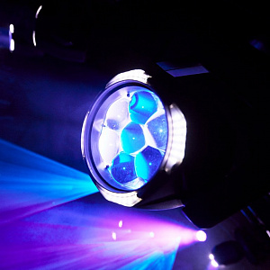 Компактная поворотная голова LED Wash RGBL CAMEO AZOR W2 Компактная поворотная голова LED Wash RGBL CAMEO AZOR W2