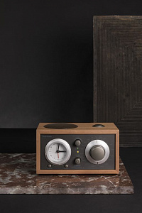 Радиоприемник с часами Tivoli Model Three BT Радиоприемник с часами Tivoli Model Three BT