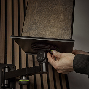 Настенное крепление для студийных мониторов Gravity SP WM 1 B Настенное крепление для студийных мониторов Gravity SP WM 1 B