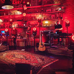 LED прибор Cameo MOVO BEAM 200 LED прибор Cameo MOVO BEAM 200