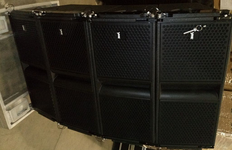 GT 11-4. Комплект линейного массива 4 х GT11 на транспортировочной тележке YME GT 11-4. Комплект линейного массива 4 х GT11 на транспортировочной тележке YME