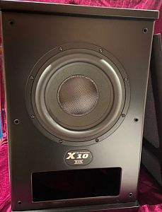 Активный сабвуфер M&K Sound Push-Pull X10, Мощность 350 ватт. Цвет: Матовый черный Активный сабвуфер M&K Sound Push-Pull X10, Мощность 350 ватт. Цвет: Матовый черный