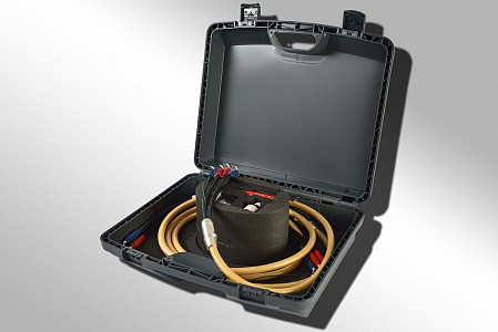 Готовый акустический кабель Van den Hul Mounted set 3T The Cloud SE Hybrid. 3 метра пара. Разъем BERRI bi-wiring (2-4). Цвет: золотой Готовый акустический кабель Van den Hul Mounted set 3T The Cloud SE Hybrid. 3 метра пара. Разъем BERRI bi-wiring (2-4). Цвет: золотой