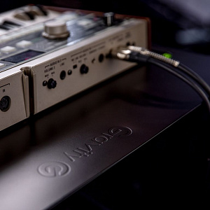 Полка для стоек для клавишных инструментов Gravity KS LTS 2 T Полка для стоек для клавишных инструментов Gravity KS LTS 2 T