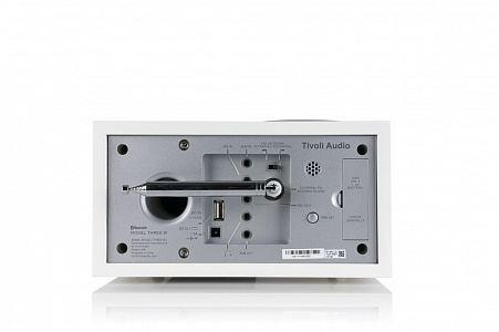 Радиоприемник с часами Tivoli Model Three BT Радиоприемник с часами Tivoli Model Three BT