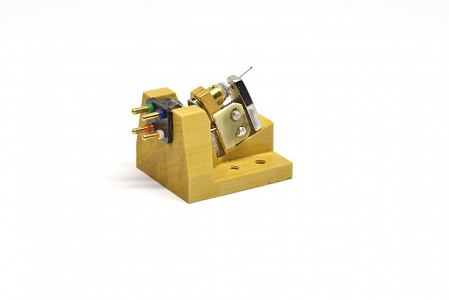 Головка звукоснимателя Van den Hul Crimson XGW “Master Signature” Головка звукоснимателя Van den Hul Crimson XGW “Master Signature”