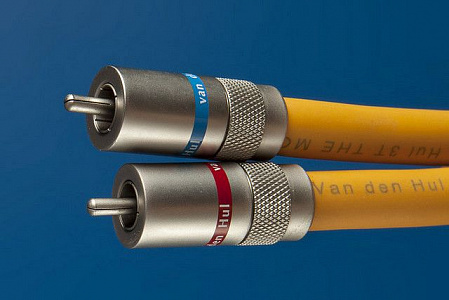 Кабель межблочный аналоговый RCA Van den Hul 3T The Mountain Hybrid. Длина 0,8 метра Кабель межблочный аналоговый RCA Van den Hul 3T The Mountain Hybrid. Длина 0,8 метра
