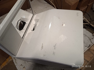 DEMO Проектор SMART UF70 с креплением и панелью управления ЕСР DEMO Проектор SMART UF70 с креплением и панелью управления ЕСР