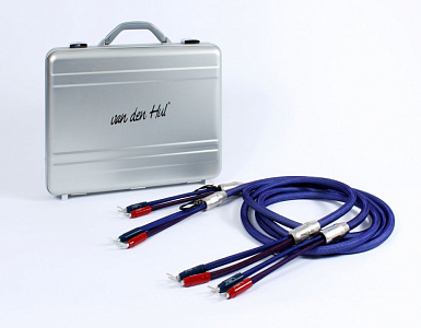 Готовый акустический кабель Van den Hul Mounted set 3T The Cloud Limited Edition Hybrid. 2,5 метра пара. Разъем BERRI bi-wiring (2-4). Цвет: пастельно-голубой Готовый акустический кабель Van den Hul Mounted set 3T The Cloud Limited Edition Hybrid. 2,5 метра пара. Разъем BERRI bi-wiring (2-4). Цвет: пастельно-голубой