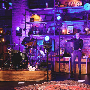 LED прибор Cameo MOVO BEAM 200 LED прибор Cameo MOVO BEAM 200