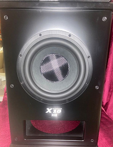 Активный сабвуфер M&K Sound Push-Pull X10, Мощность 350 ватт. Цвет: Матовый черный Активный сабвуфер M&K Sound Push-Pull X10, Мощность 350 ватт. Цвет: Матовый черный