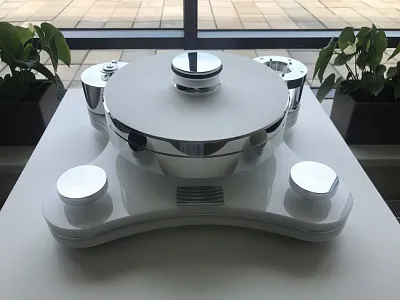 Виниловый проигрыватель Transrotor ZET 3 Glossy White RB 880 Konstant M1 Виниловый проигрыватель Transrotor ZET 3 Glossy White RB 880 Konstant M1