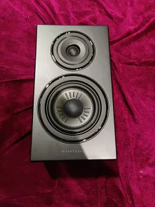 Настенная акустическая система Wharfedale Diamond OW-1 Настенная акустическая система Wharfedale Diamond OW-1