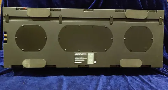 Встраиваемая акустическая система M&K Sound IW500, в корпусе Встраиваемая акустическая система M&K Sound IW500, в корпусе